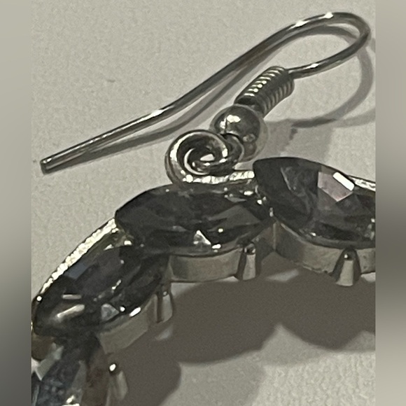 French hook earrings. Faceted gray set in silver-tone. - Picture 6 of 9